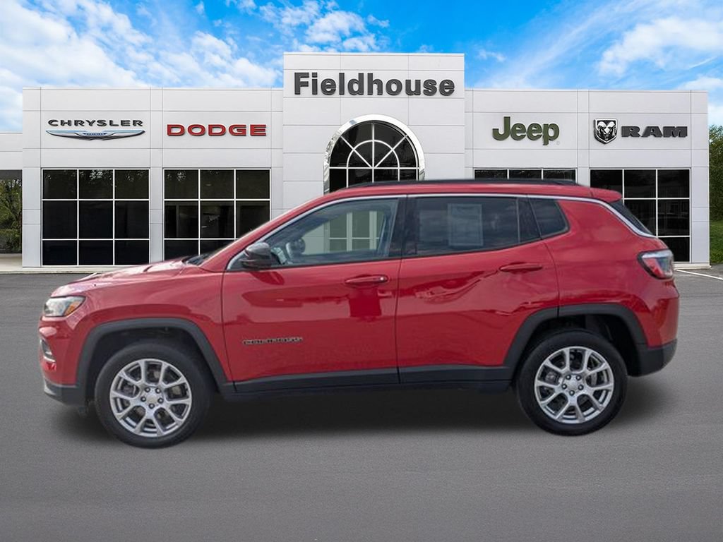 Used 2024 Jeep Compass Latitude AWD/4WD image 14