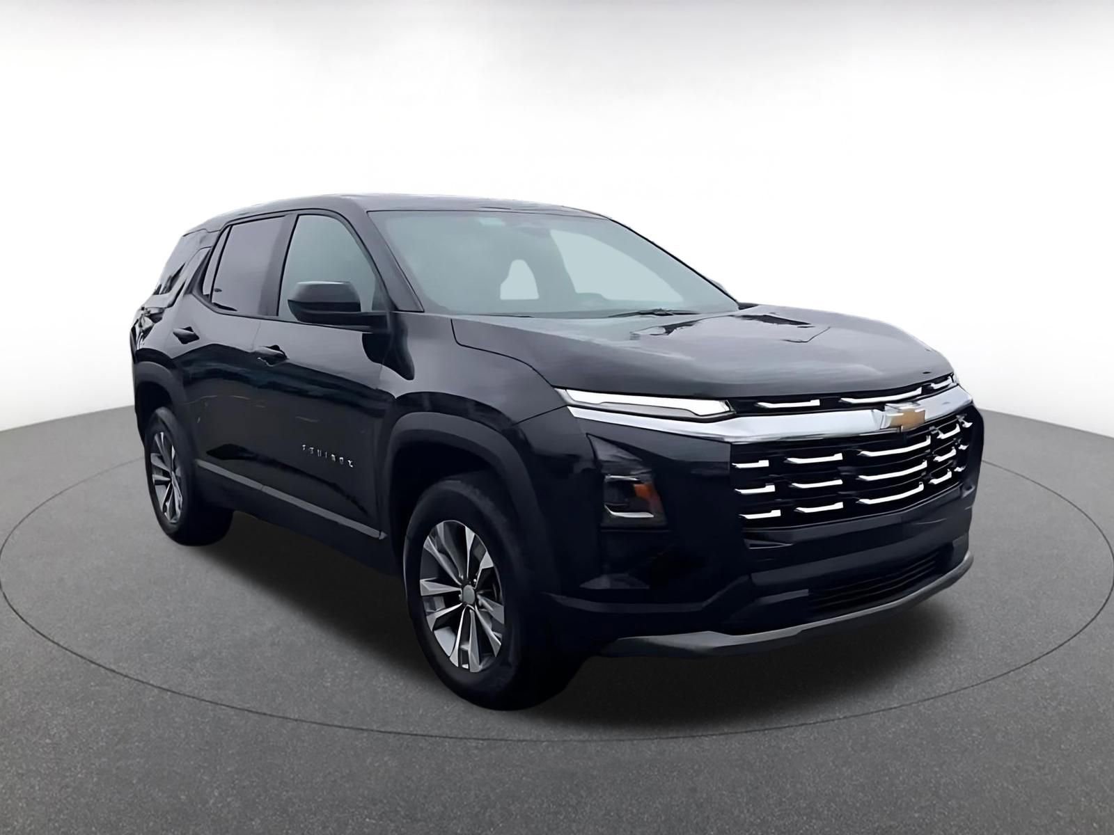 Used 2025 Chevrolet Equinox LT AWD/4WD image 3