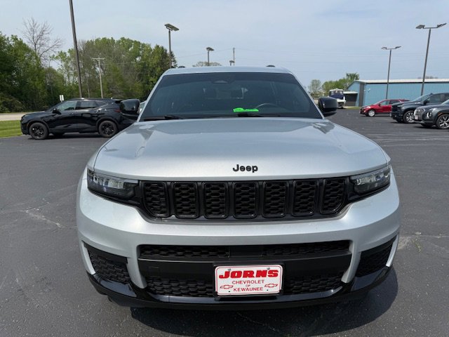 Used 2021 Jeep Grand Cherokee L Laredo image 3
