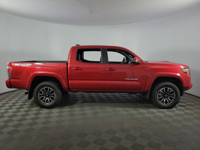 Used 2022 Toyota Tacoma TRD Sport w/ TRD Premium Sport Package AWD/4WD image 11