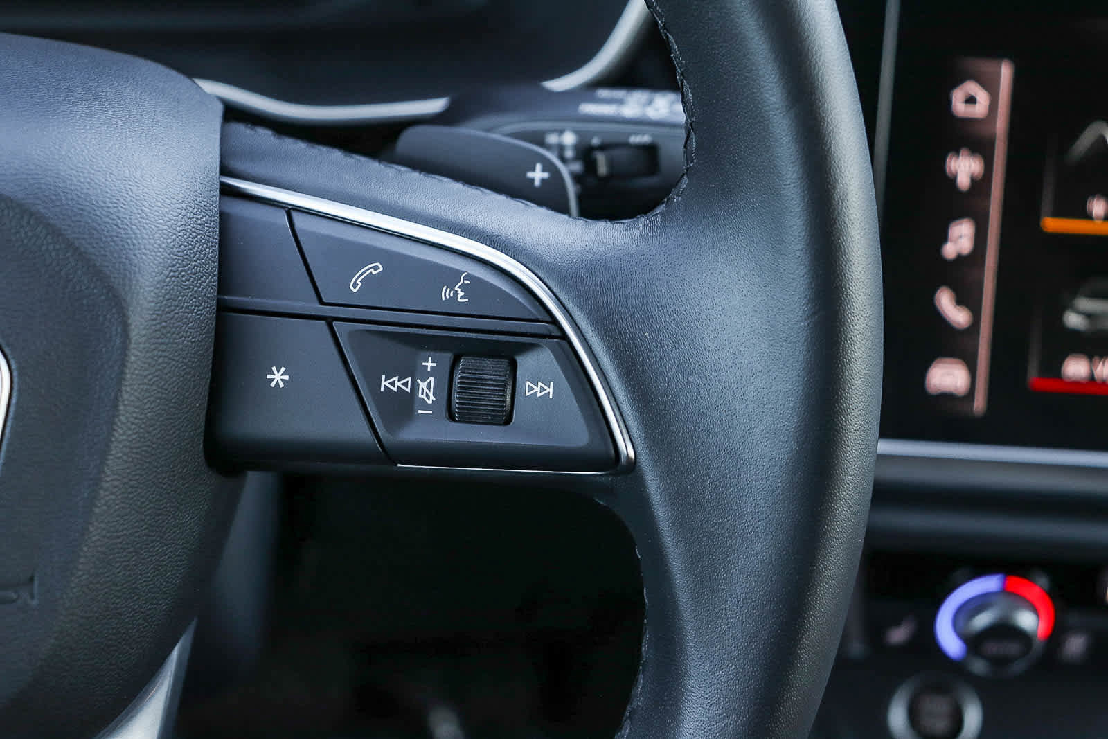 Used 2025 Audi Q3 2.0T Premium w/ Convenience Package image 21