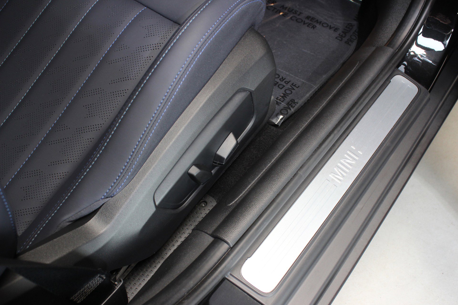 Used 2025 MINI Cooper S image 48