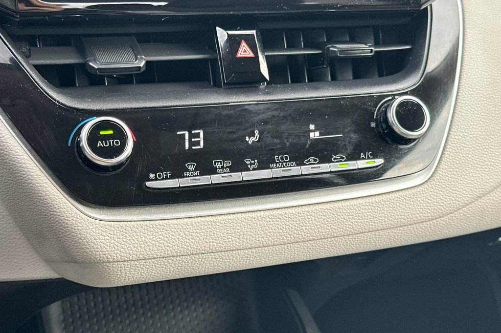 Used 2021 Toyota Corolla LE image 16