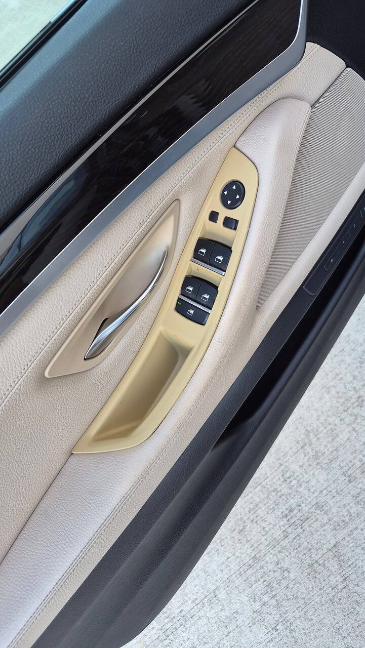 Used 2013 BMW 550i xDrive Sedan AWD/4WD image 37