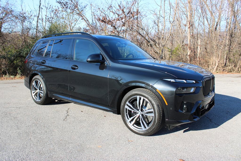New 2026 BMW X7 M60i image 2