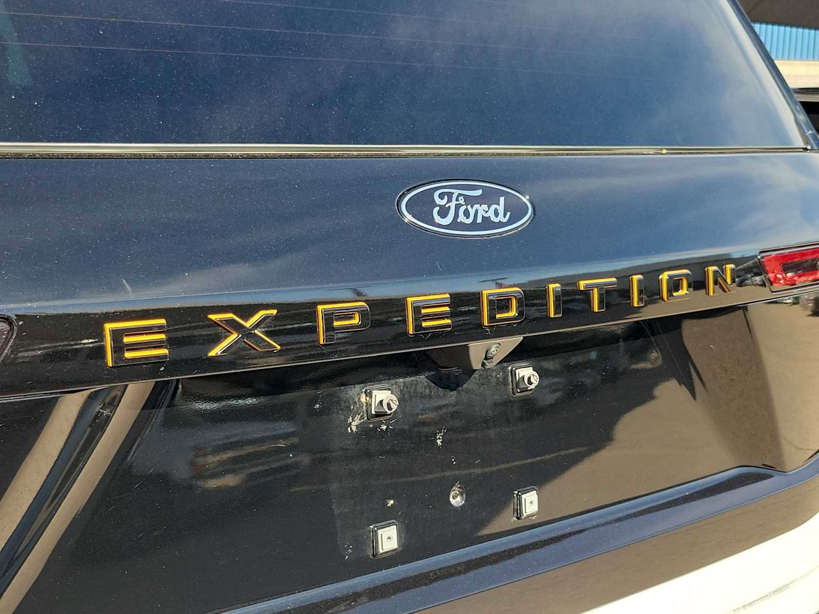 Used 2025 Ford Expedition Tremor image 3