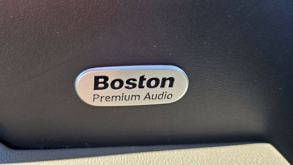 Used 2009 Chrysler 300 C RWD image 28