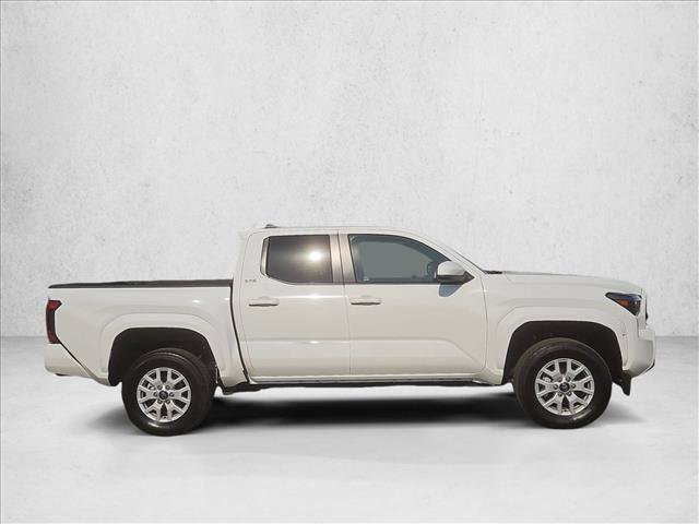Used 2025 Toyota Tacoma SR5 AWD/4WD image 4