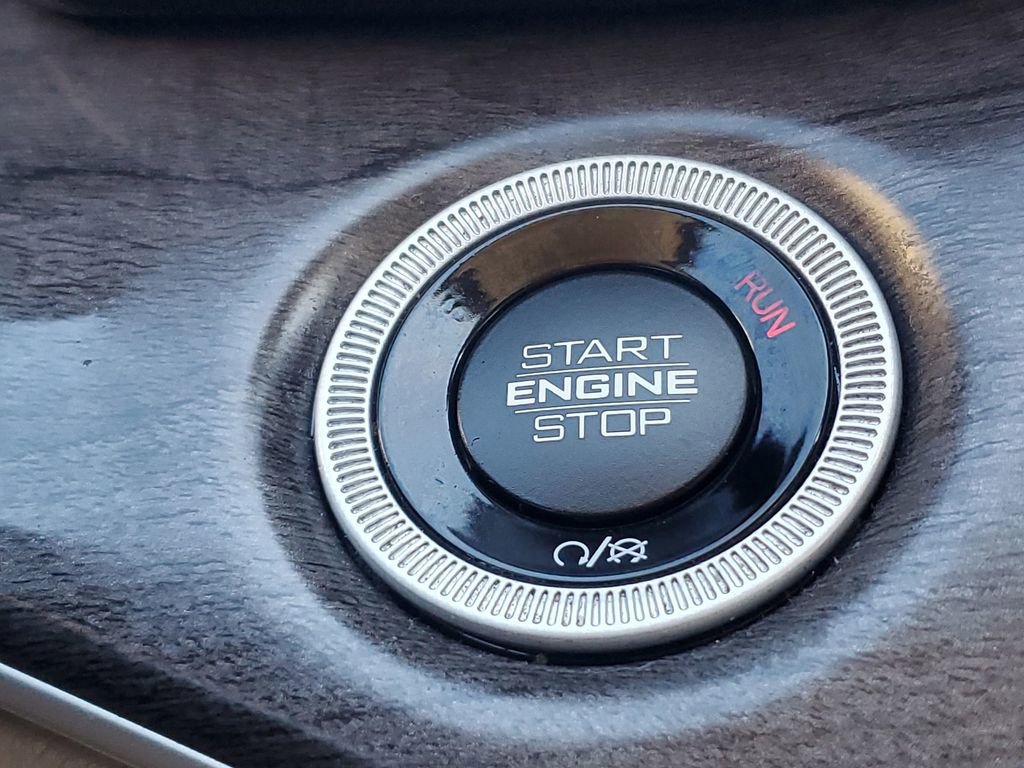 Used 2022 Jeep Grand Cherokee Limited w/ Luxury Tech Group II image 40