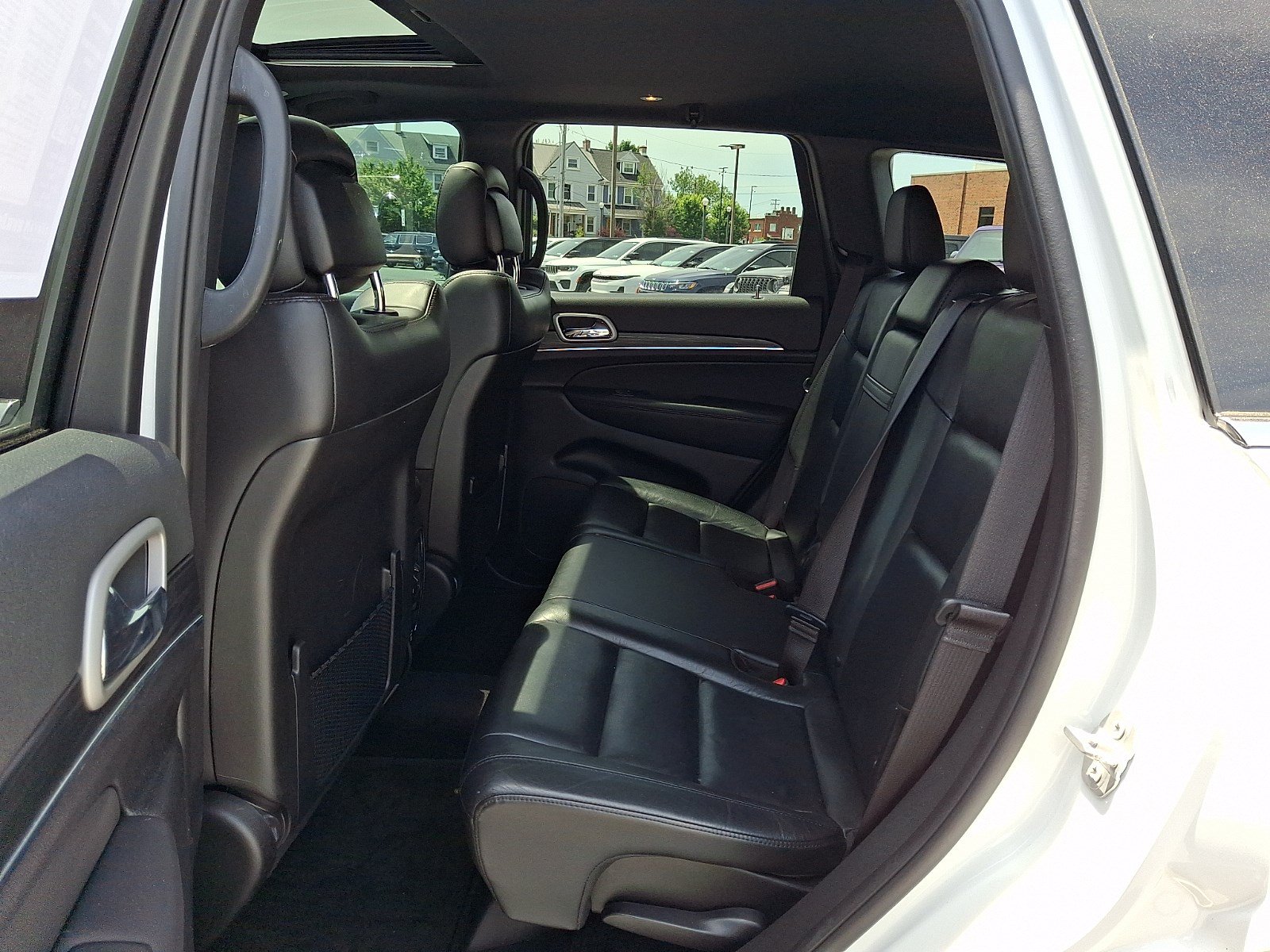Used 2021 Jeep Grand Cherokee Limited w/ Premium Lighting Group AWD/4WD image 11
