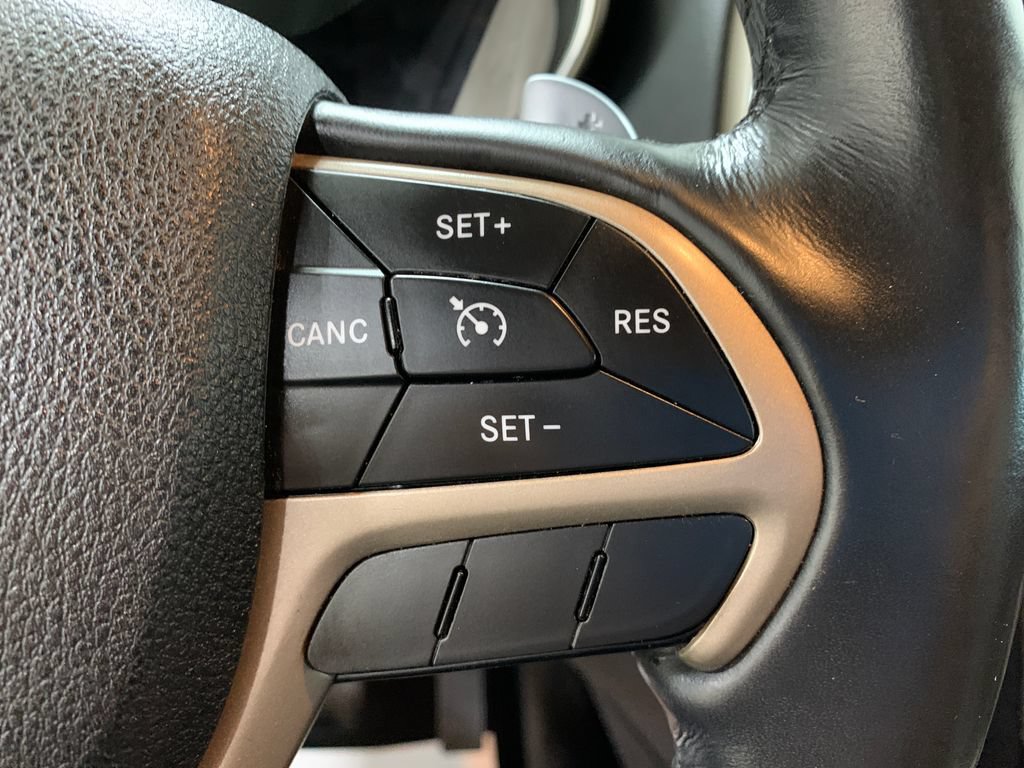 Used 2015 Jeep Grand Cherokee Limited AWD/4WD image 24
