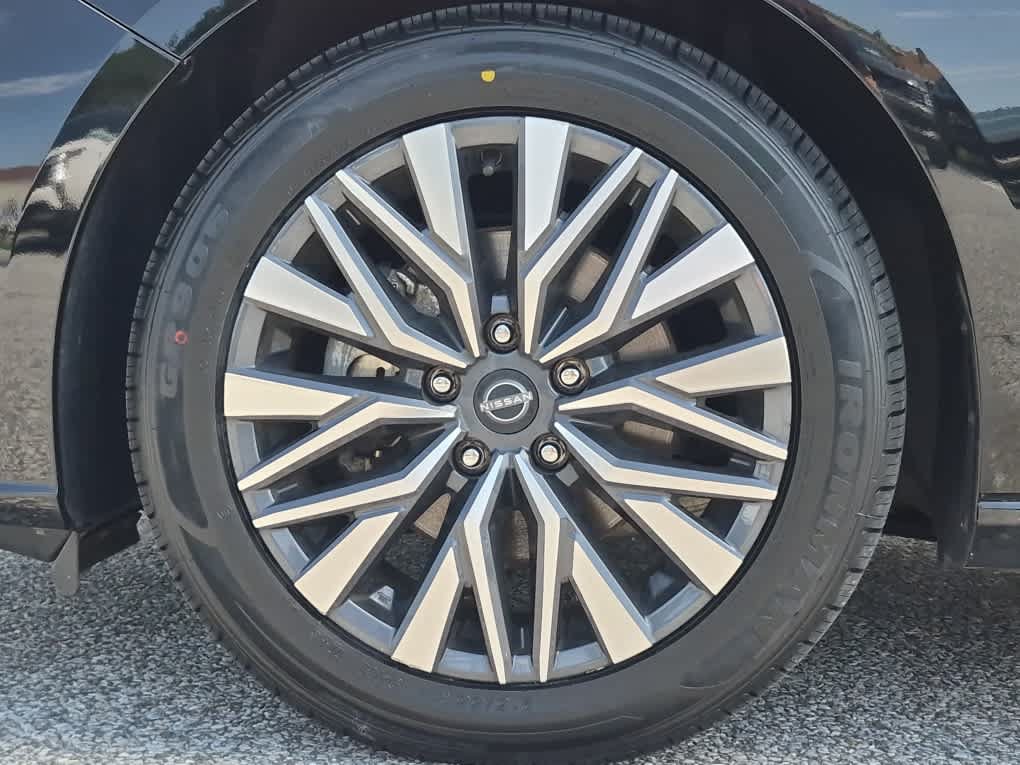 Used 2024 Nissan Altima 2.5 SV FWD image 6