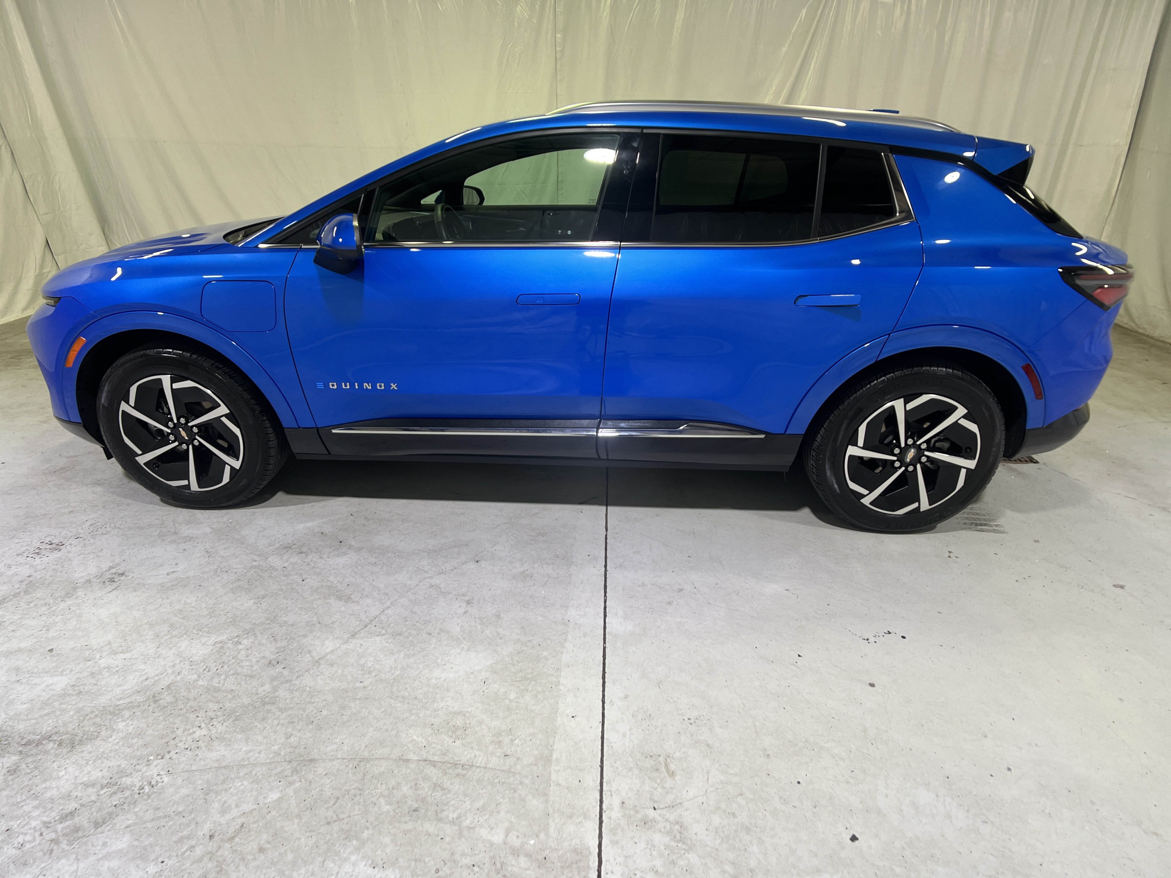 Certified 2024 Chevrolet Equinox EV LT FWD image 7