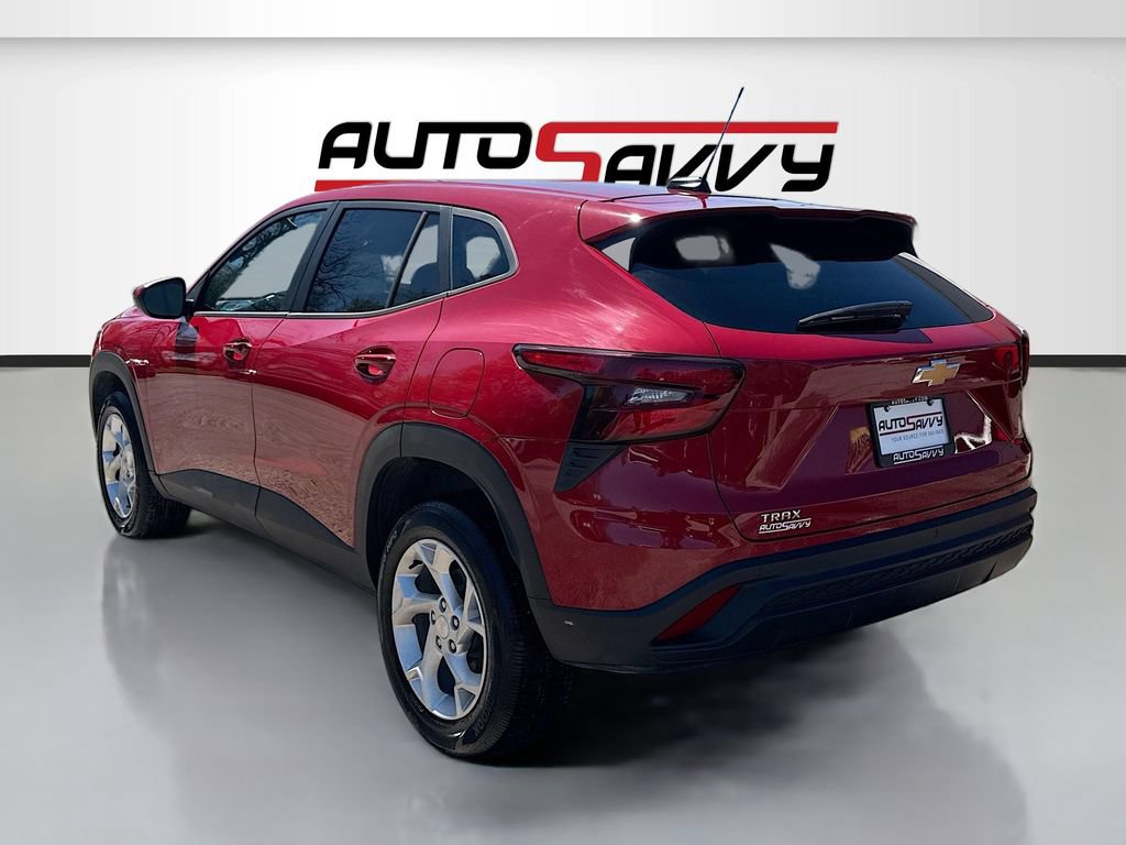 Used 2026 Chevrolet Trax LS w/ LS Convenience Package FWD image 5