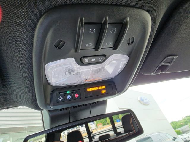 Used 2023 GMC Canyon AT4 w/ AT4 Premium Package AWD/4WD image 16