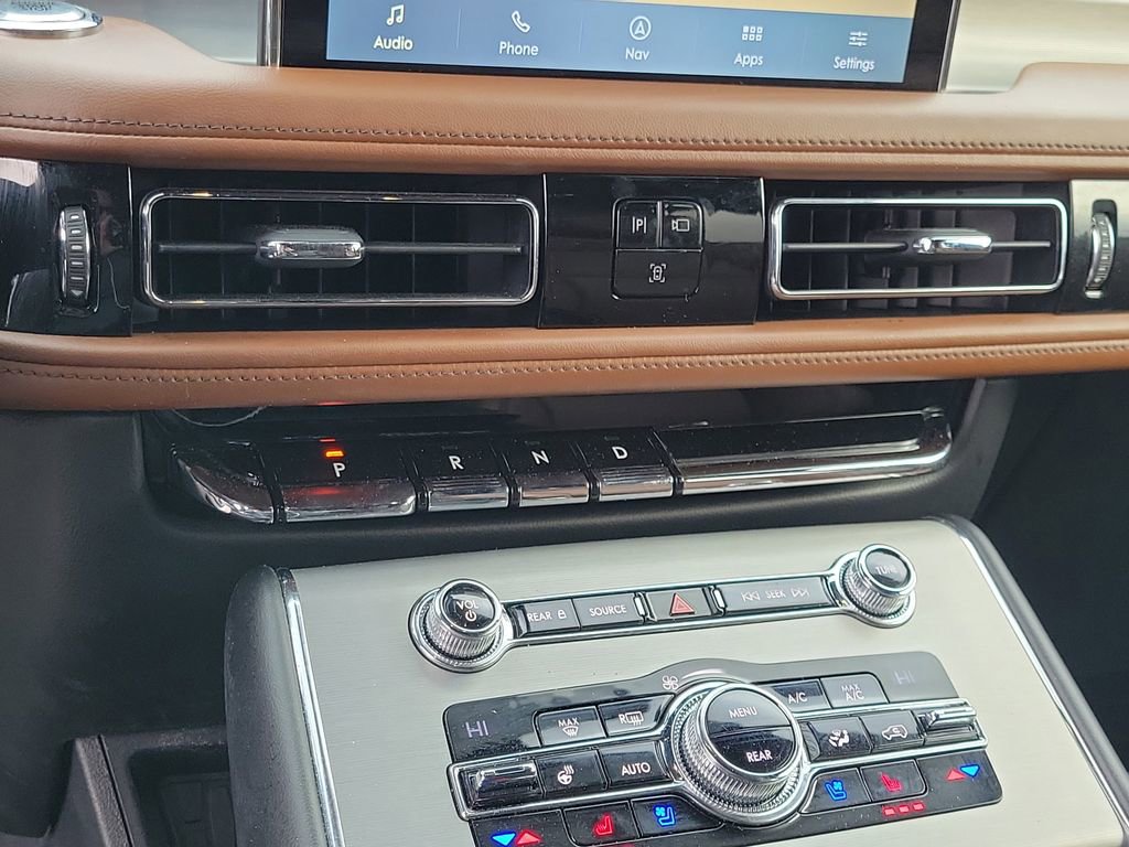 Certified 2020 Lincoln Aviator Reserve w/ Elements Package Plus image 28