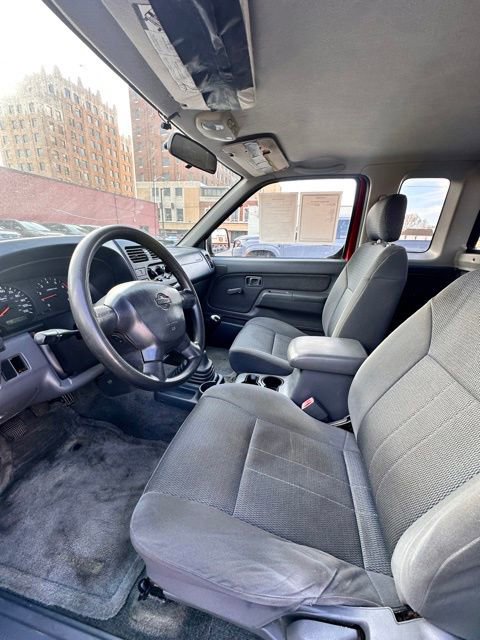 Used 2001 Nissan Frontier XE image 15