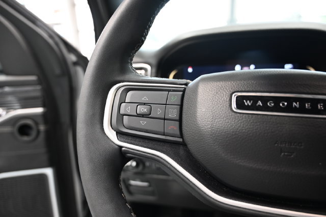 Used 2022 Jeep Wagoneer Series I AWD/4WD image 26