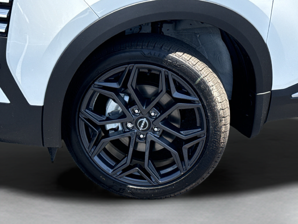 New 2026 Nissan Kicks SR FWD image 46