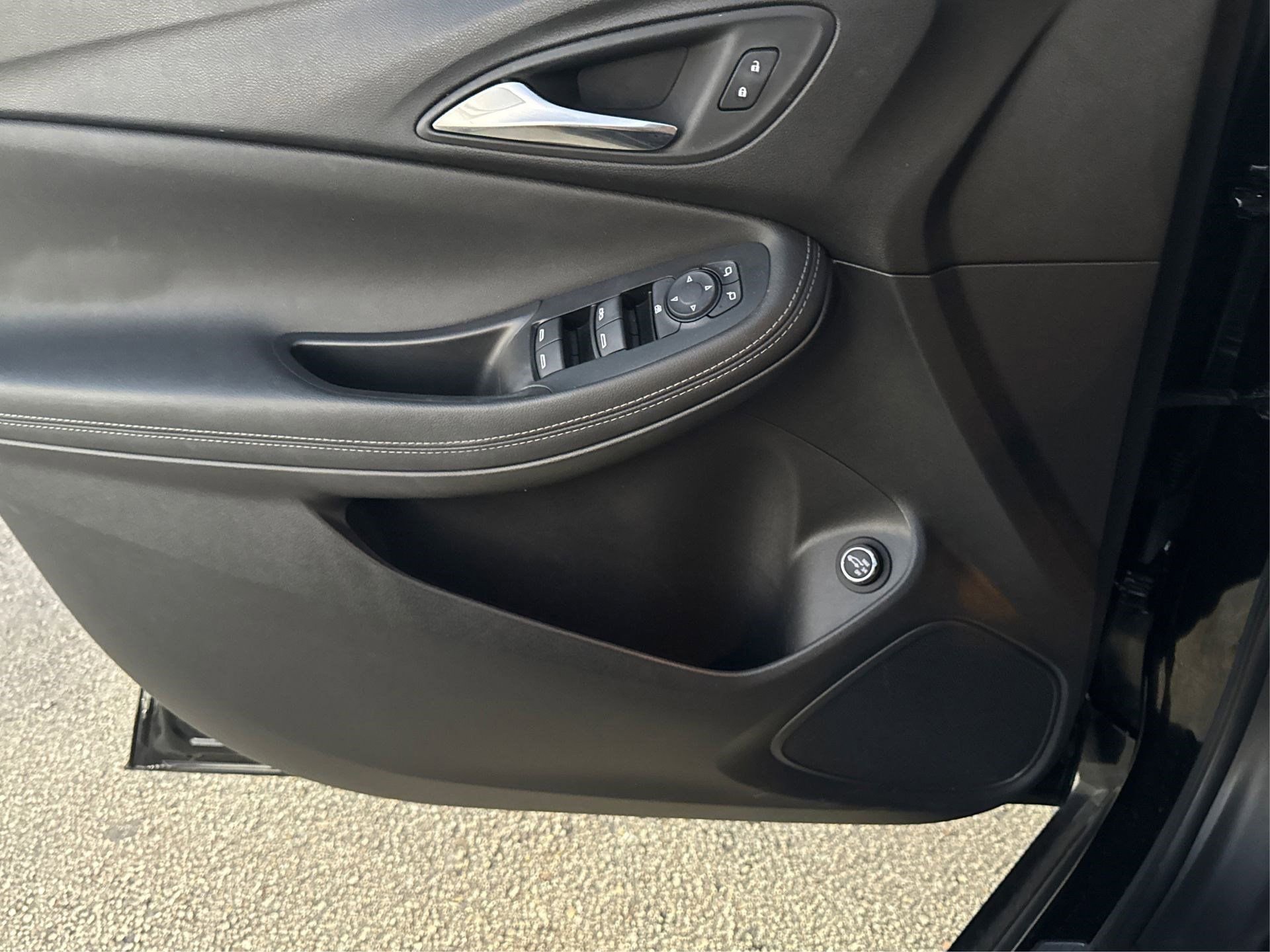 Certified 2023 Buick Encore GX Select w/ Sport Touring Package image 29