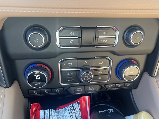 Used 2024 Chevrolet Tahoe Premier w/ Advanced Technology Package image 7