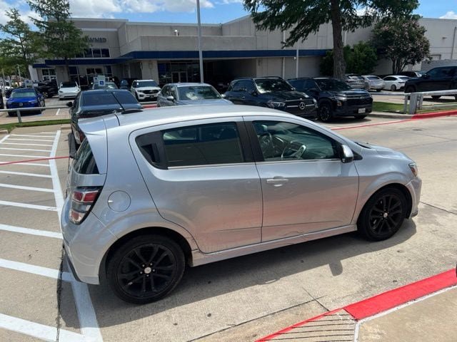 Used 2017 Chevrolet Sonic LT FWD image 4