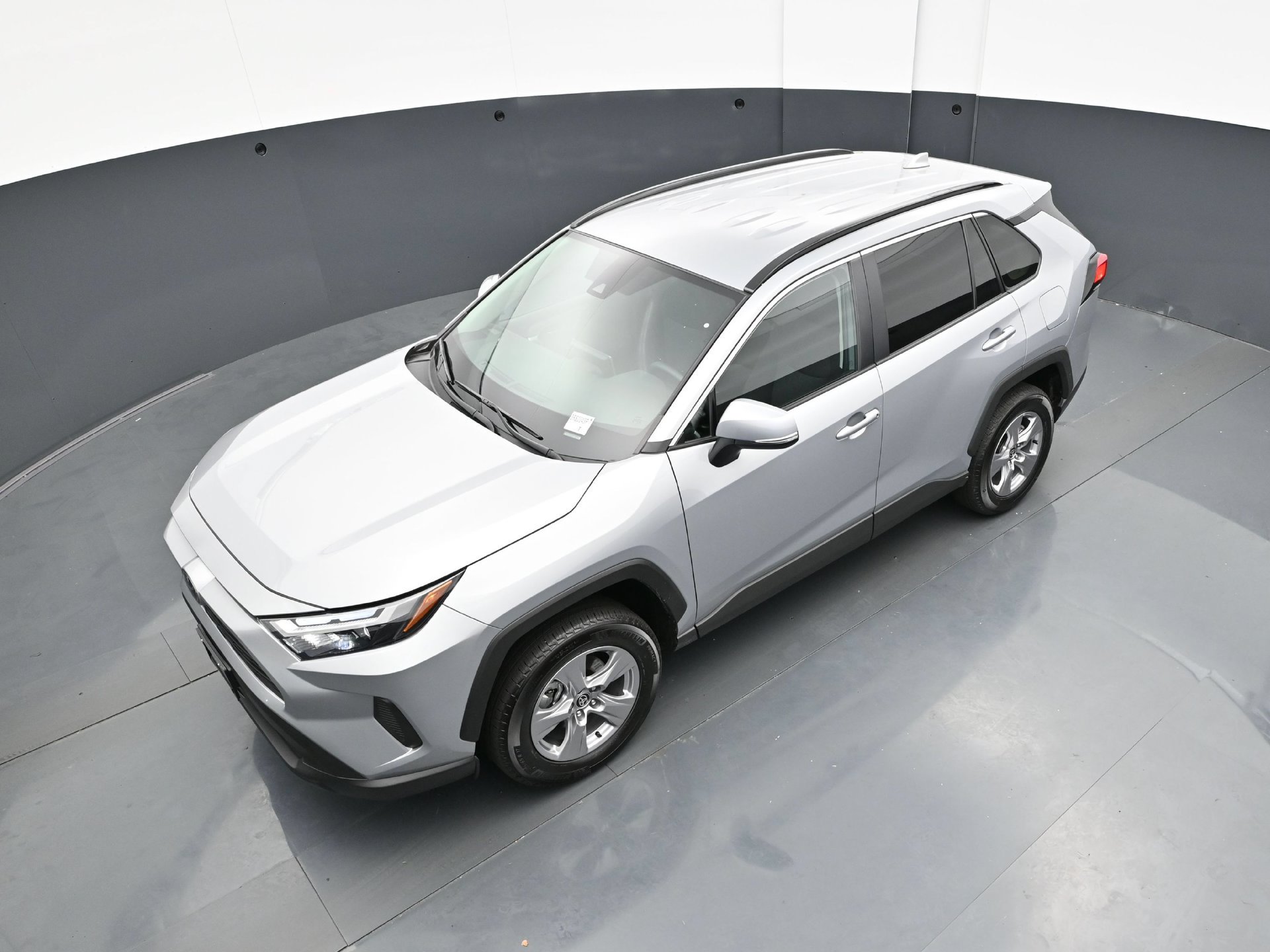 Used 2025 Toyota RAV4 XLE AWD/4WD image 43