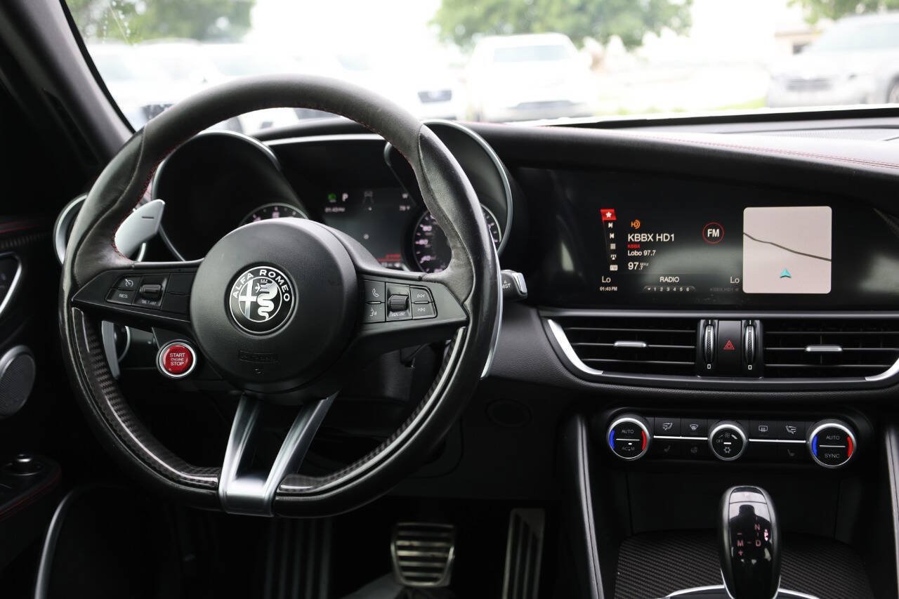 Used 2017 Alfa Romeo Giulia Quadrifoglio RWD image 23