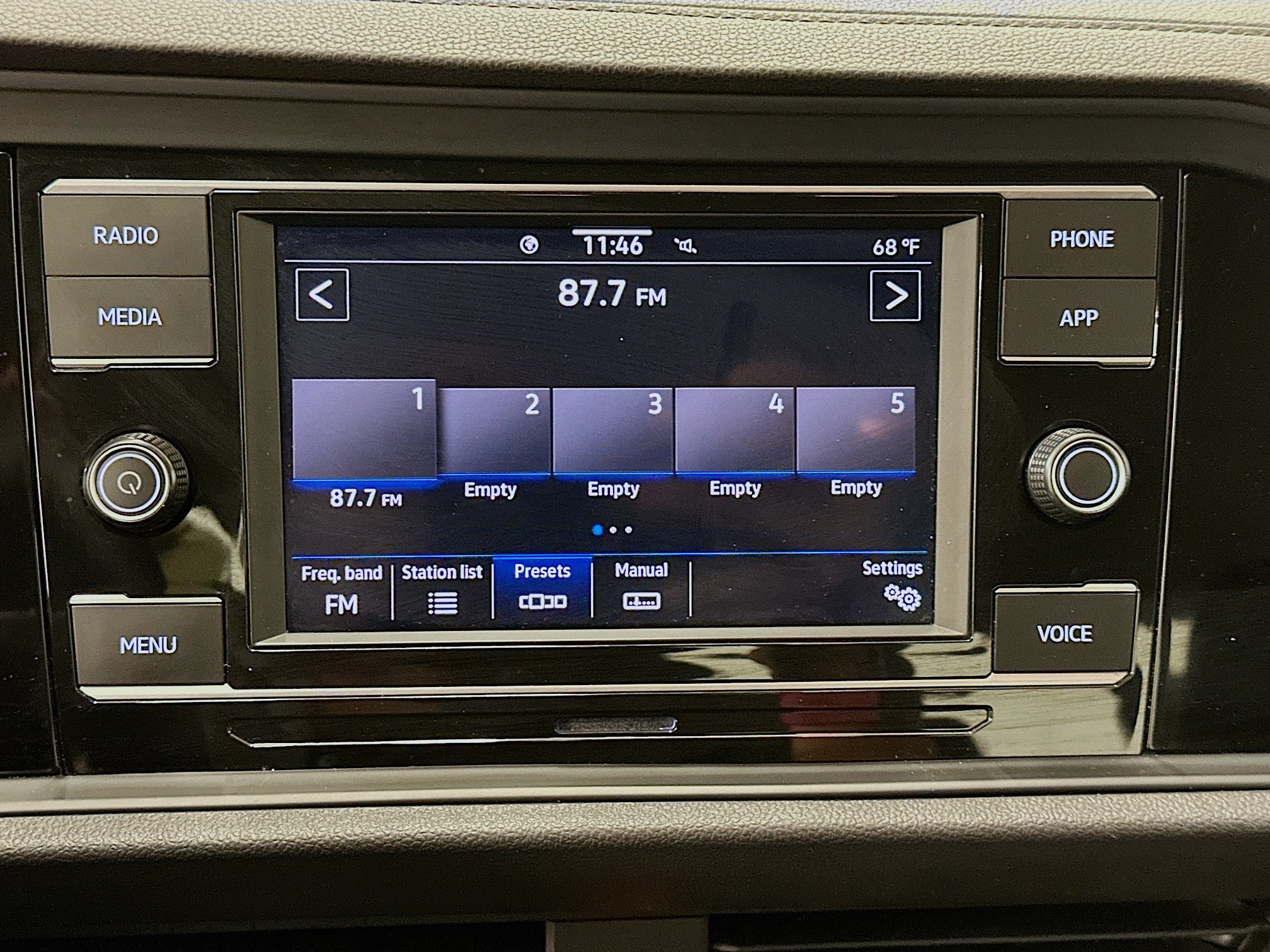 Used 2024 Volkswagen Jetta SE FWD image 21