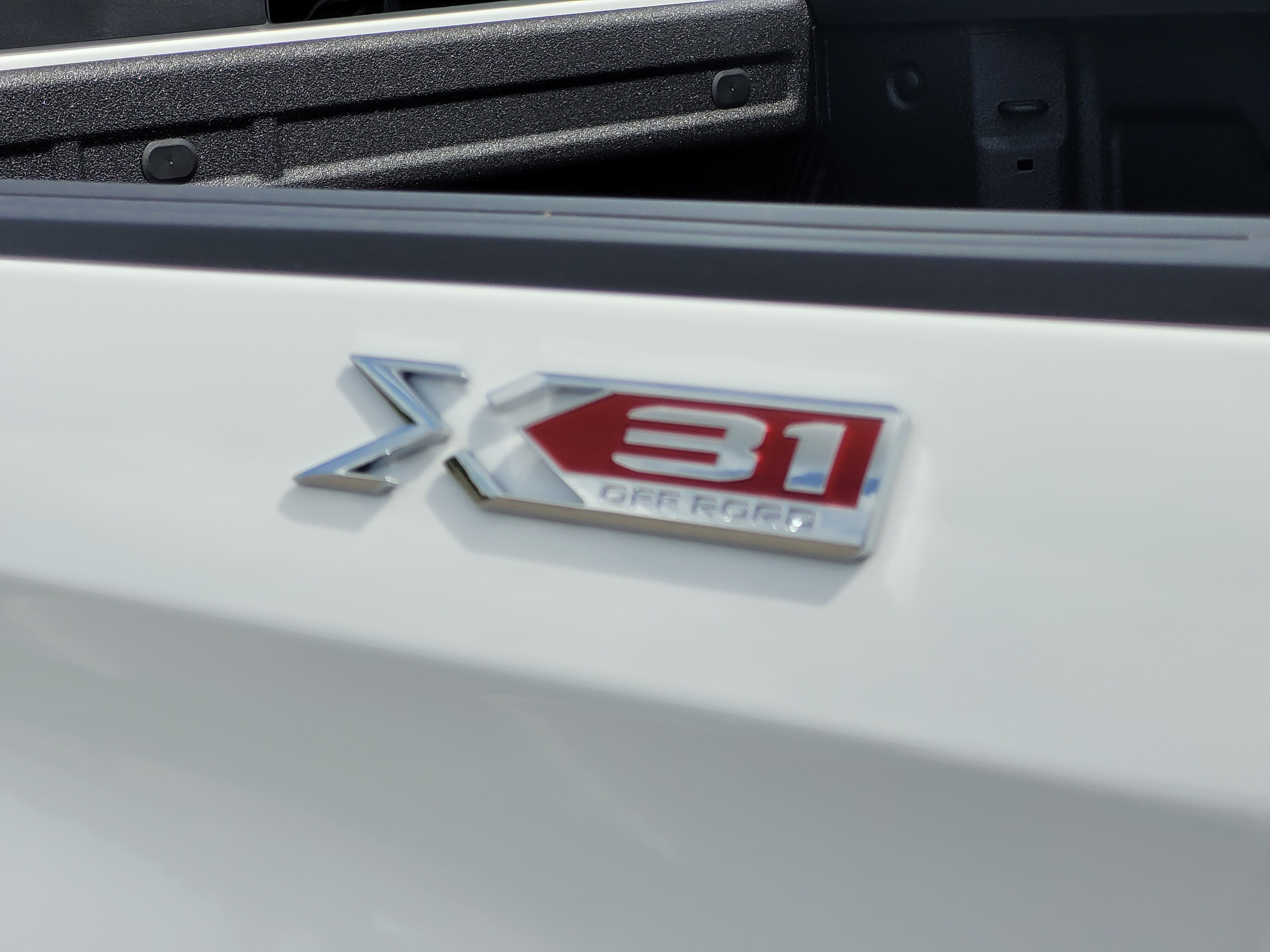 New 2026 GMC Sierra 1500 Elevation w/ Elevation Premium Package AWD/4WD image 8