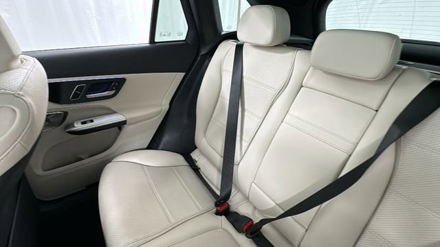 Used 2024 Mercedes-Benz GLC 300 4MATIC image 15