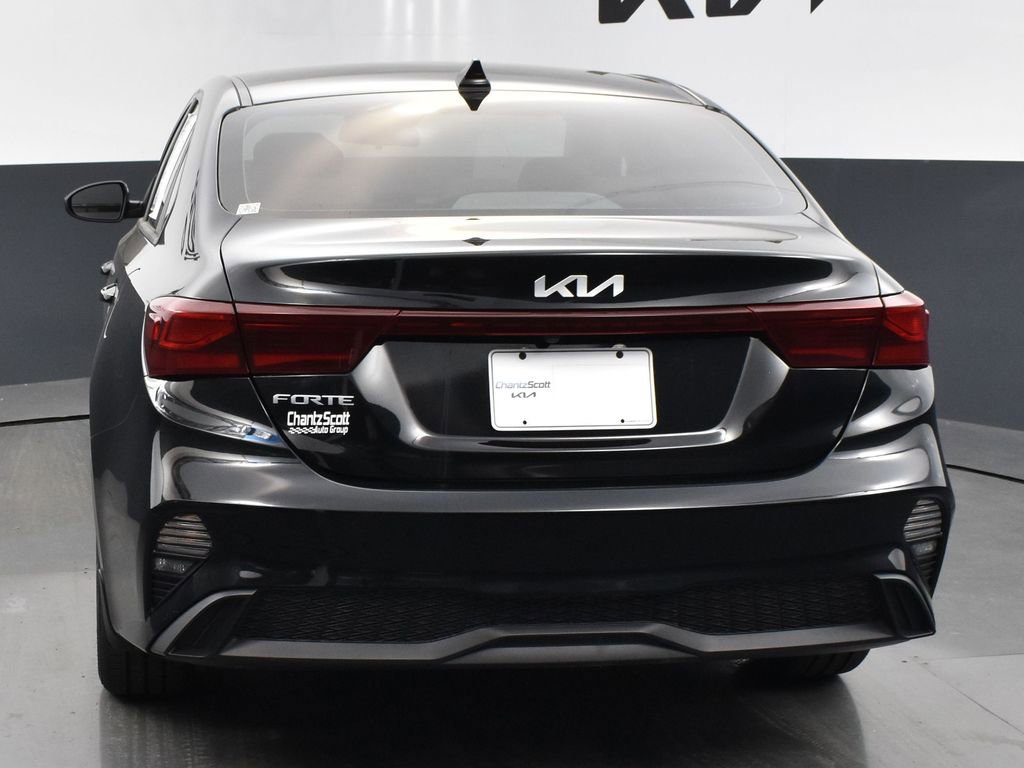 Certified 2022 Kia Forte LXS image 5