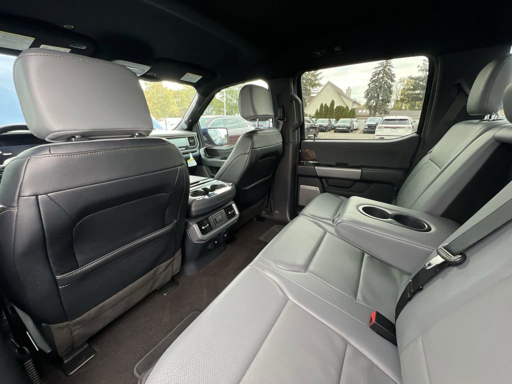 Used 2022 Ford F150 Lightning Lariat image 27