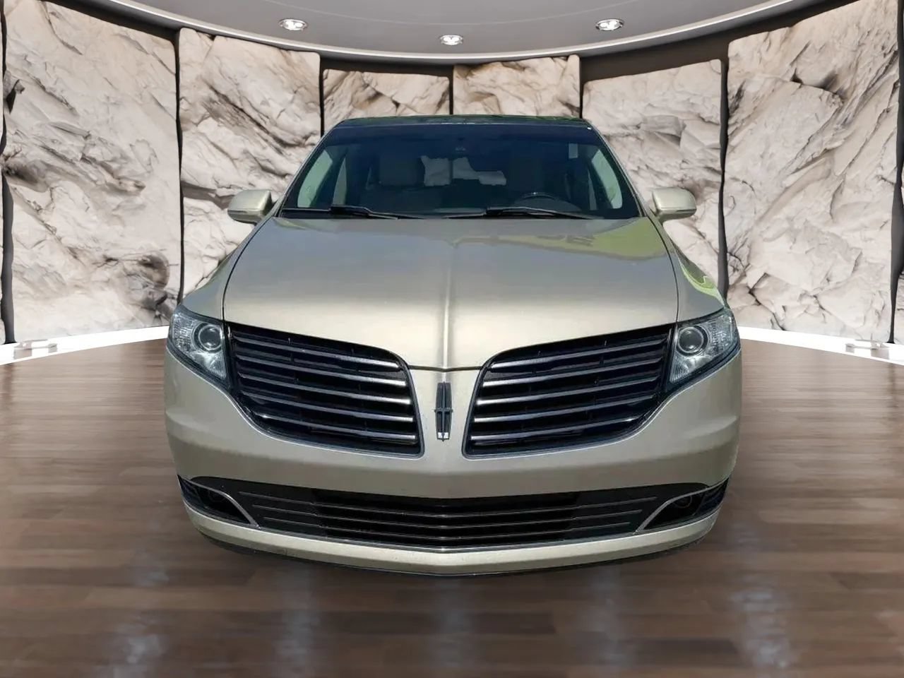 Used 2017 Lincoln MKT AWD image 3