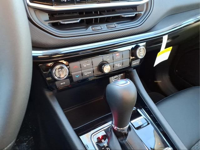 New 2026 Jeep Compass Latitude AWD/4WD image 17