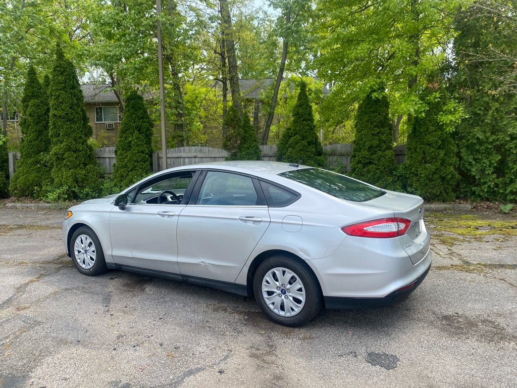 Used 2013 Ford Fusion S FWD image 3