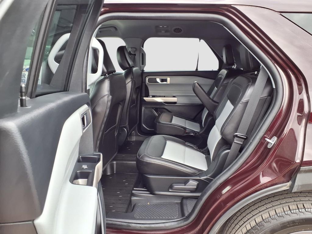 Used 2022 Ford Explorer XLT w/ Equipment Group 202A image 35