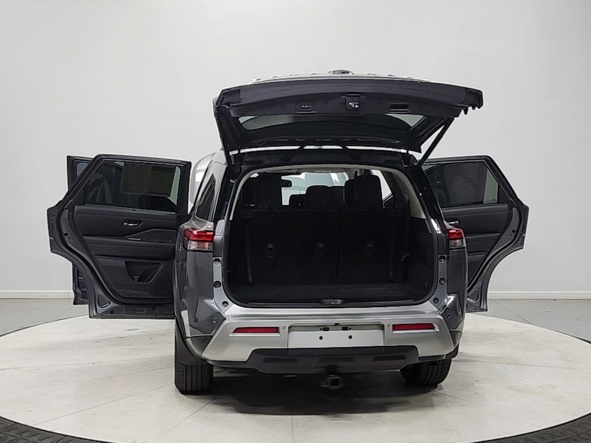 Used 2022 Nissan Pathfinder SL w/ Lighting Package (N92) image 14