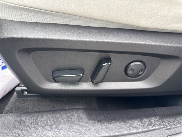 Used 2025 Mitsubishi Outlander SE AWD/4WD image 16