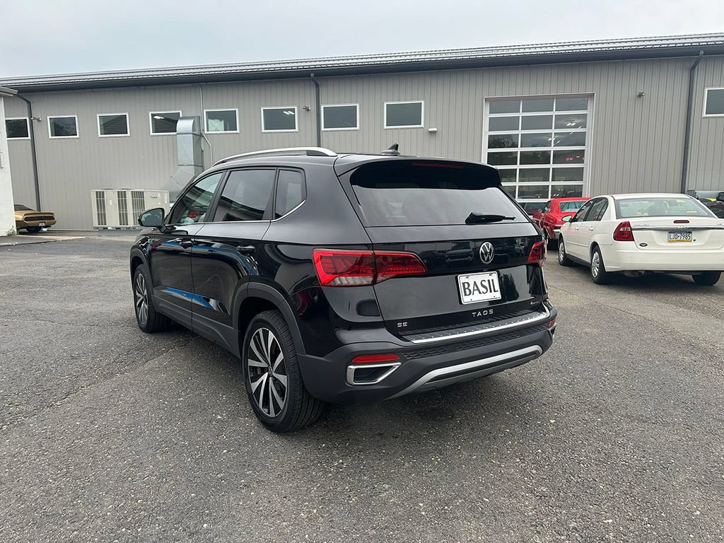 Used 2023 Volkswagen Taos SE w/ Panoramic Sunroof Package AWD/4WD image 12
