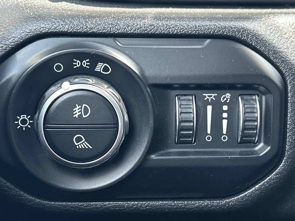 Used 2021 Jeep Gladiator Sport AWD/4WD image 31