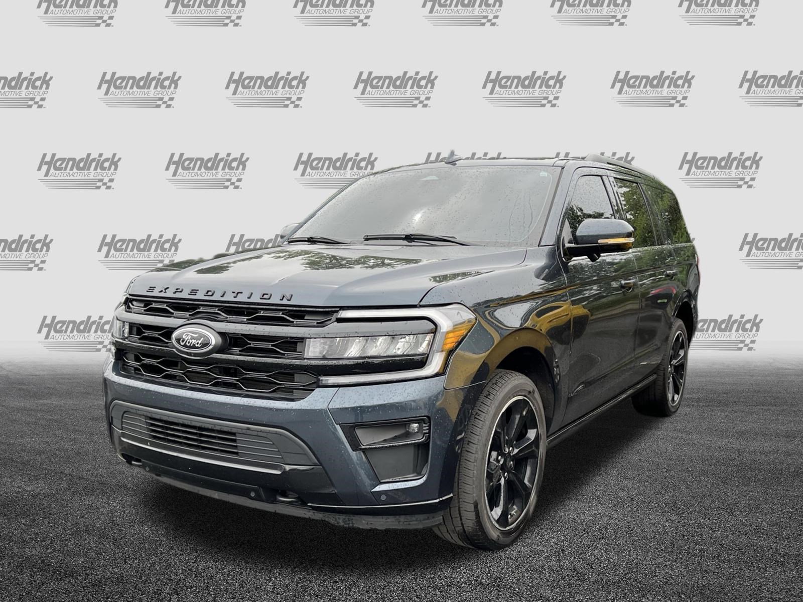 Used 2024 Ford Expedition Limited AWD/4WD image 6