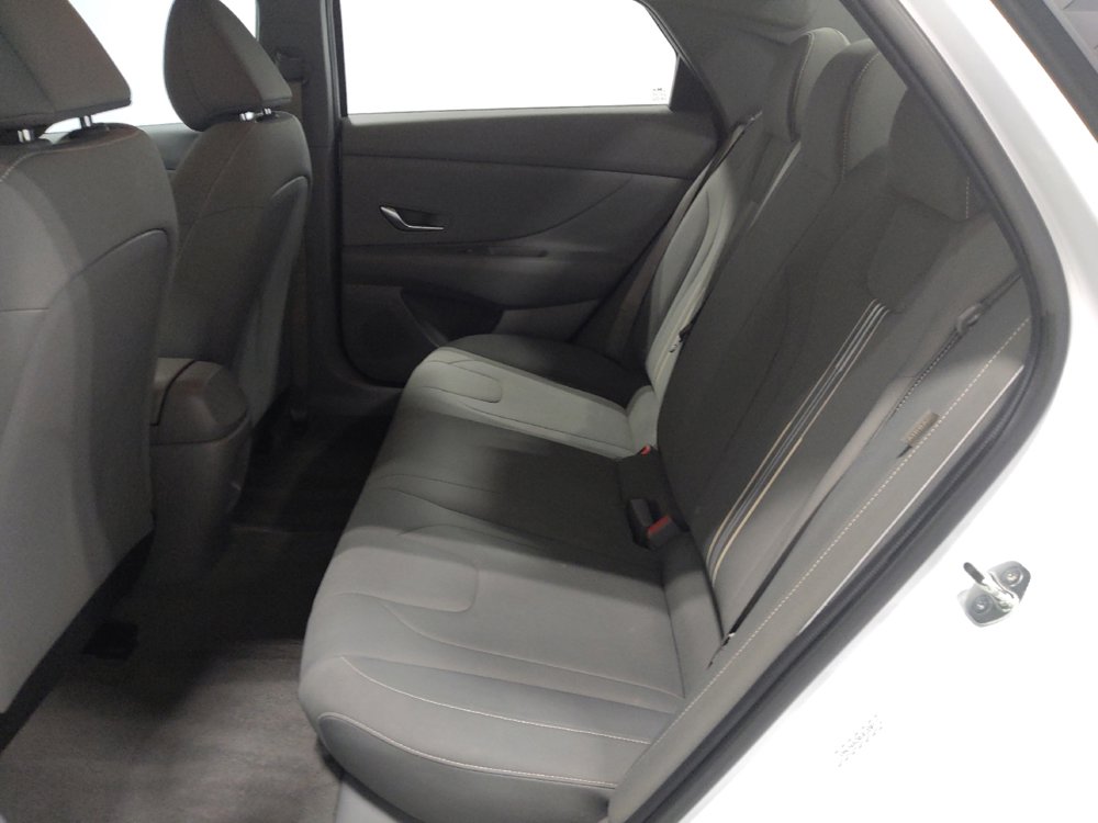 Used 2024 Hyundai Elantra SEL FWD image 18
