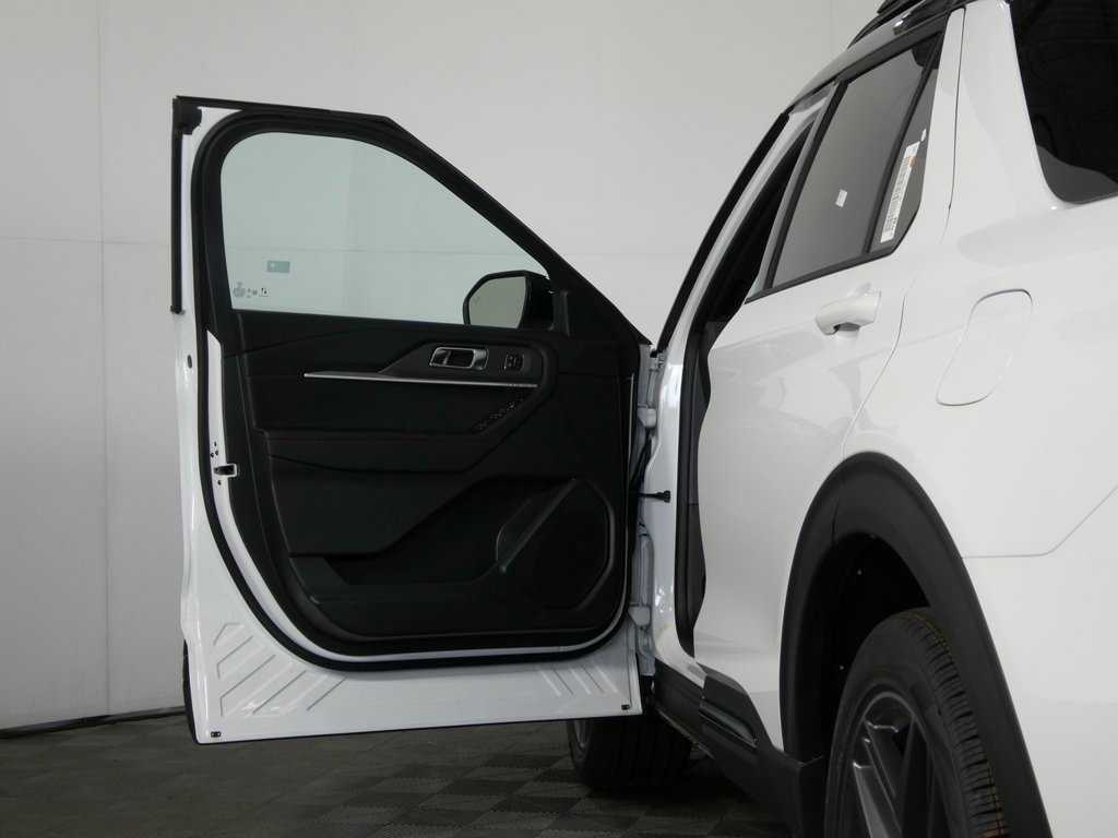 New 2025 Ford Explorer ST image 25