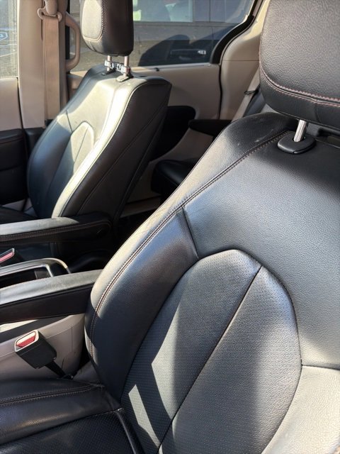 Used 2019 Chrysler Pacifica Touring-L Plus w/ Advanced Safetytec Group image 10