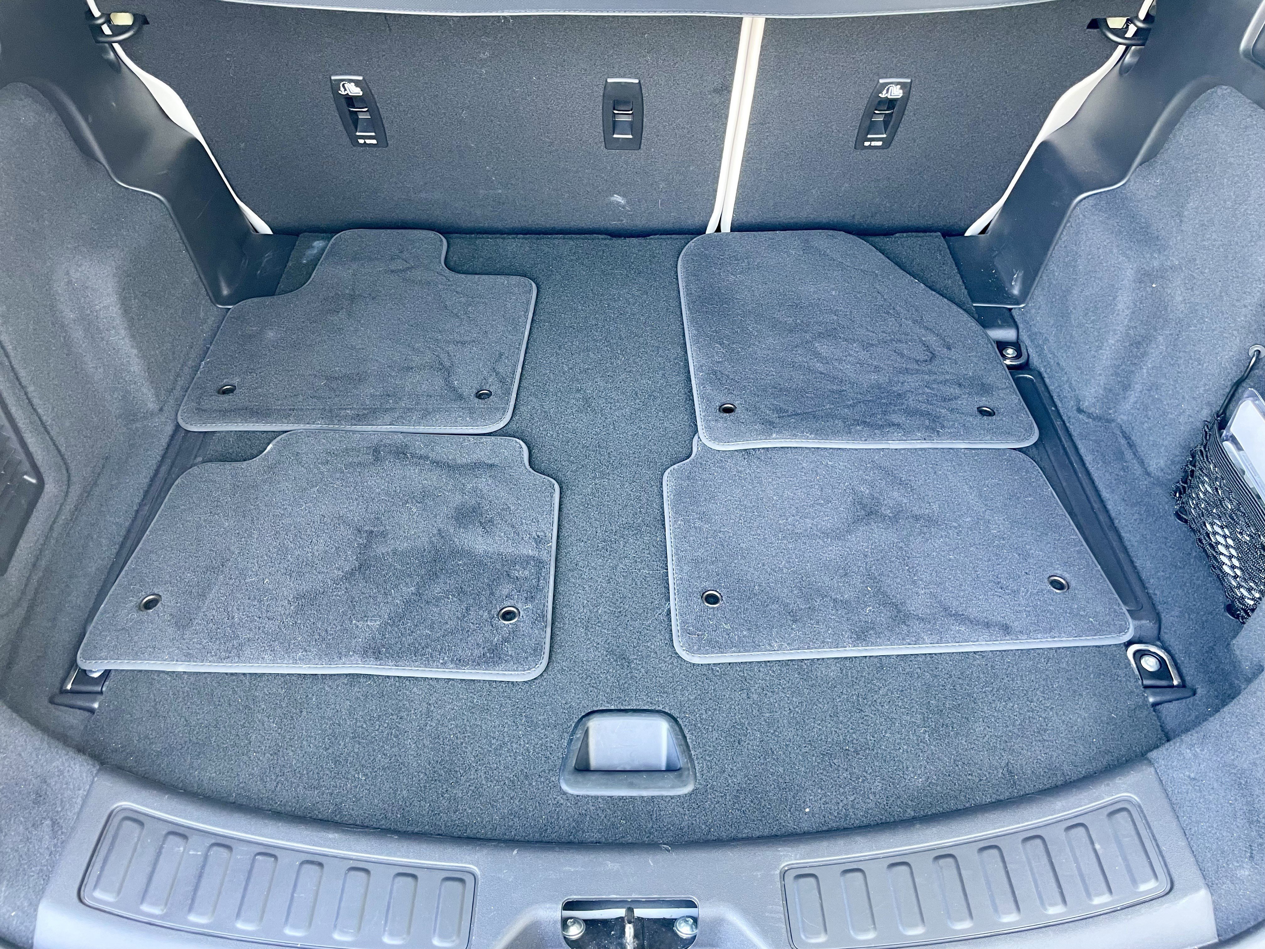 Certified 2024 Land Rover Discovery Sport S image 34