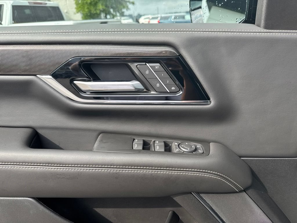 New 2026 GMC Yukon XL Elevation w/ Elevation Premium Package AWD/4WD image 13