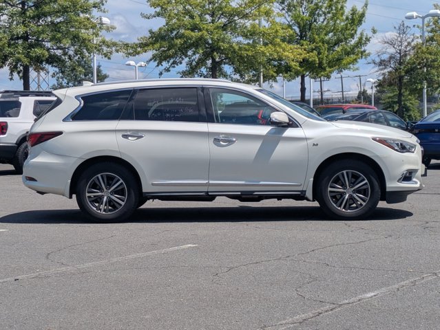 Used 2017 INFINITI QX60 Luxe w/ Premium Plus Package AWD/4WD image 4