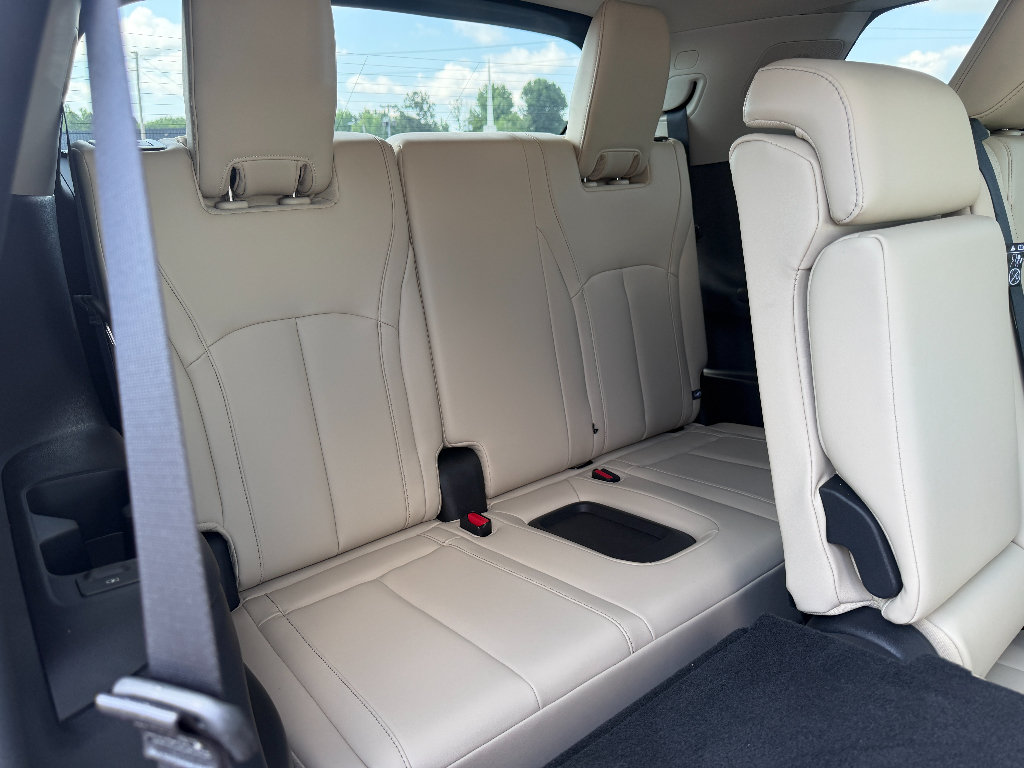 Used 2025 INFINITI QX60 Sensory AWD/4WD image 16