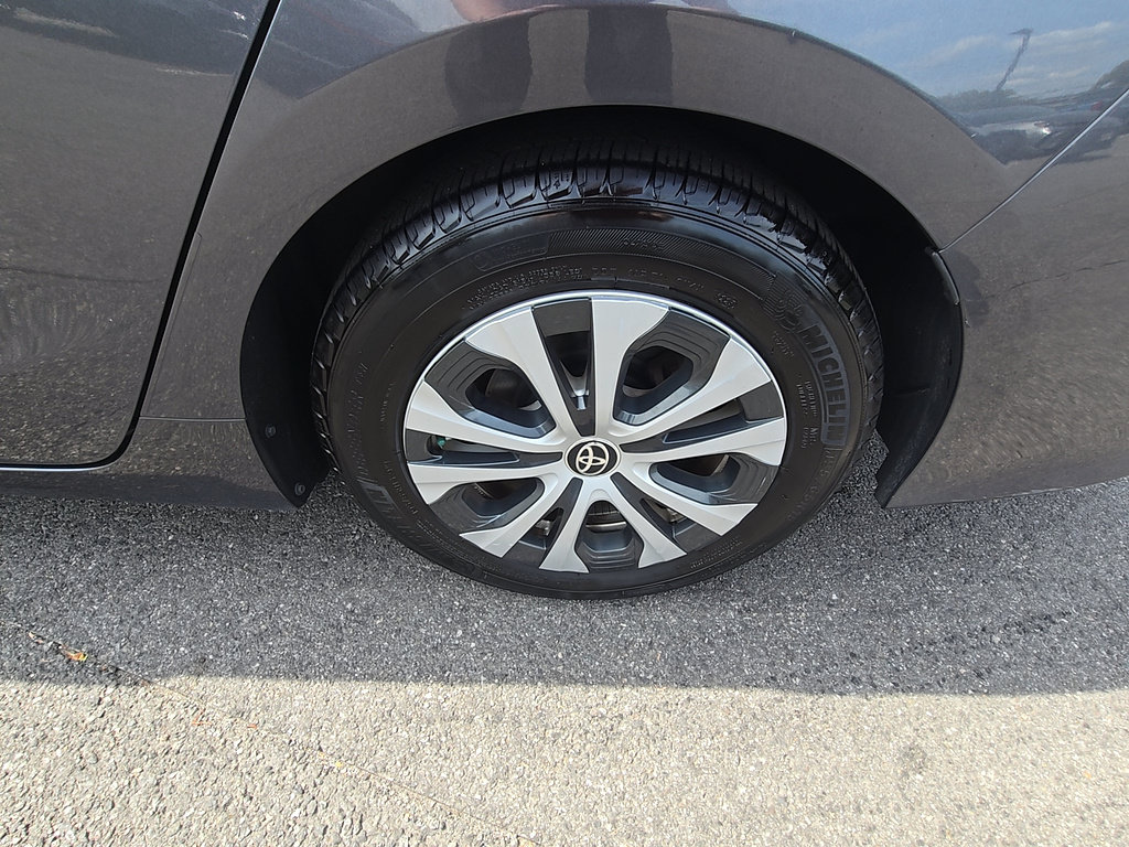 Certified 2021 Toyota Prius Prime XLE FWD image 5